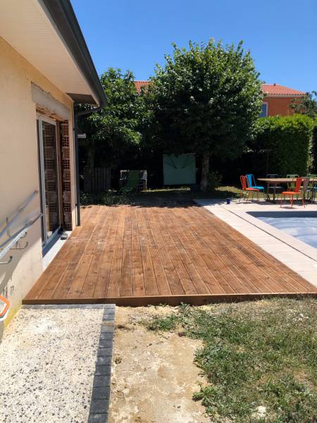 Création d'une terrasse bois modèle CANCUN près de Toulouse 