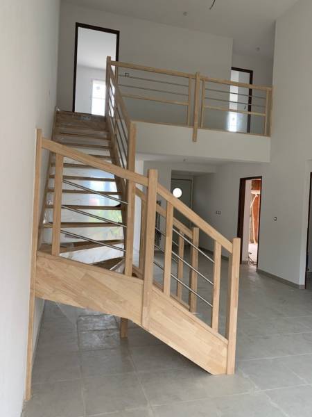 Escalier en bois contemporain style français standard et sur mesure à Toulouse