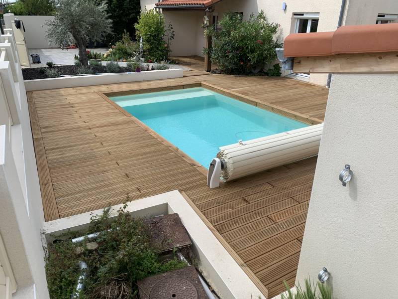 Création d'une terrasse bois autour d'une piscine à Castelmaurou proche de Toulouse